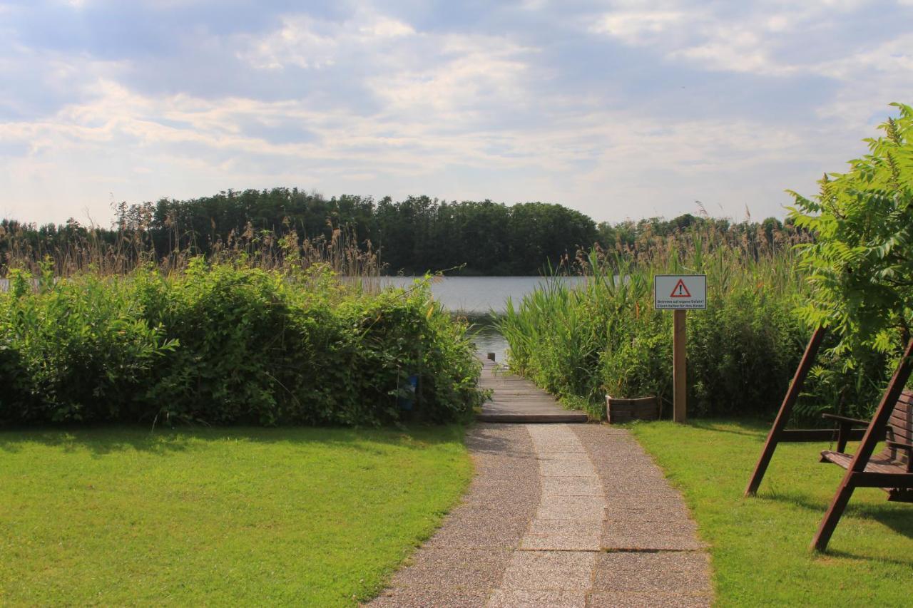 Moderne Und Helle Ferienwohnung Am Ploener See Bosau Extérieur photo